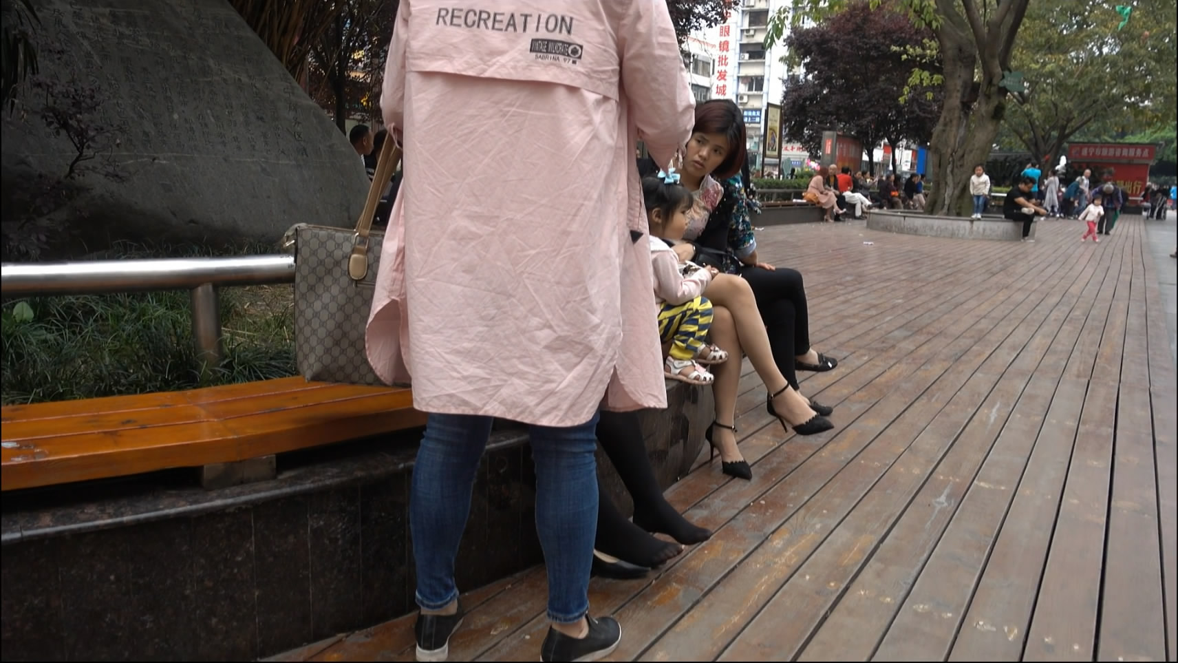 streetsnapnylon[00 00 52][20181205 225057 3]